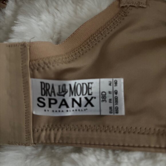 NWT SPANX Bra La Mode bra in Natural Size 38D - Picture 4 of 4